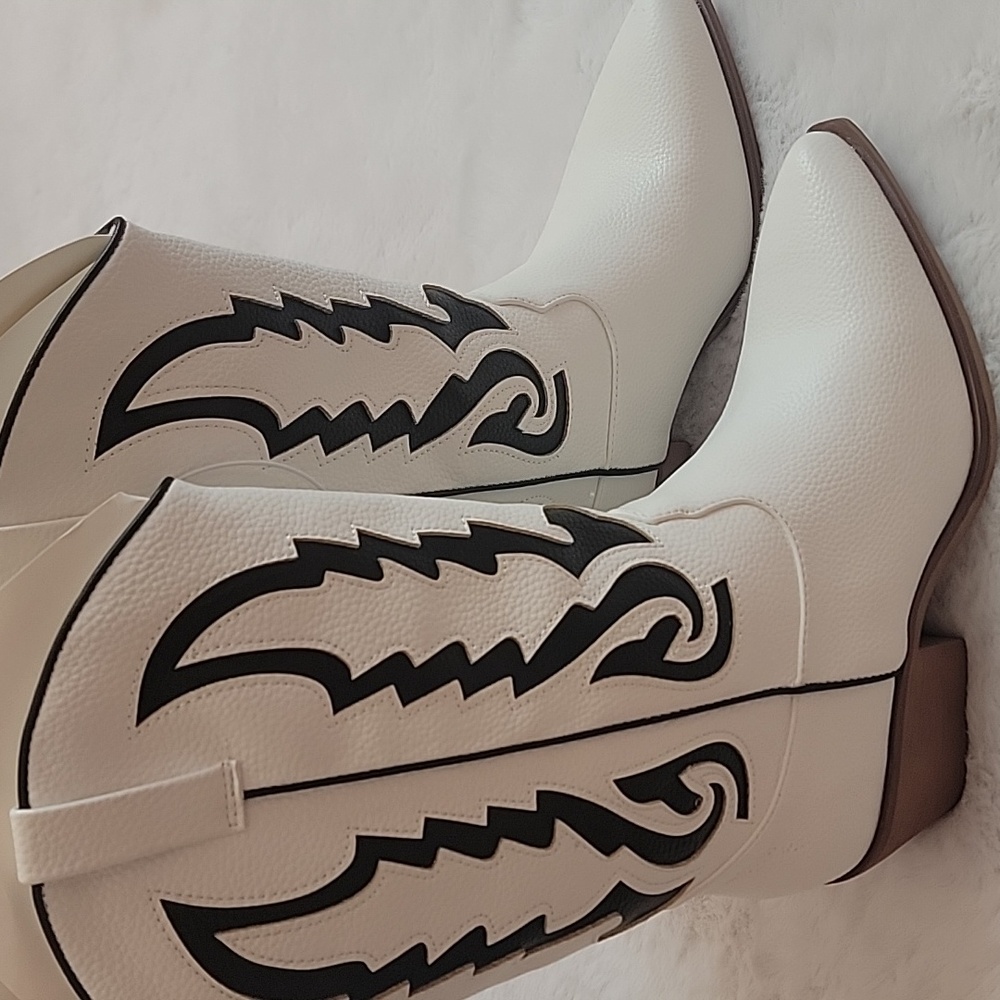 Alter'd State Vanessa Gameday Cowboy Boots. Size 8. Black & White. NWT - Picture 2 of 6